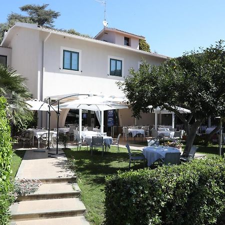 Hotel Vulci モンタルト・ディ・カストロ エクステリア 写真