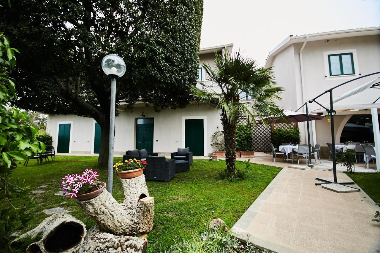 Hotel Vulci モンタルト・ディ・カストロ エクステリア 写真